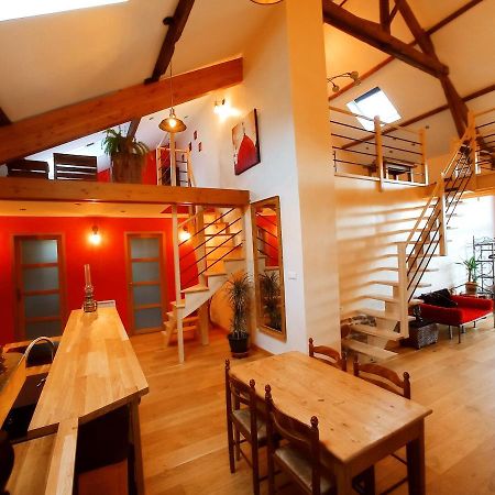 Willa La Grange De Marie A St Angel - Magnifique Grange Renovee En Loft Pour 1 A 6 Pers Saint-Angel  Zewnętrze zdjęcie